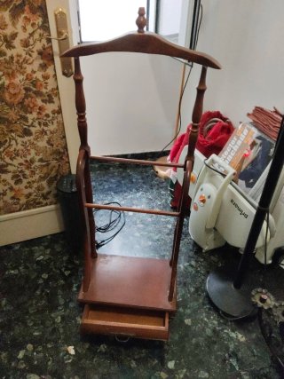 Galán de noche de madera