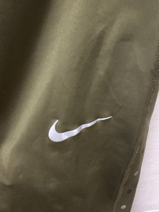 Mallas deportivas Nike verdes con topos