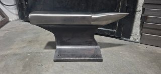 Yunque de metal para forja