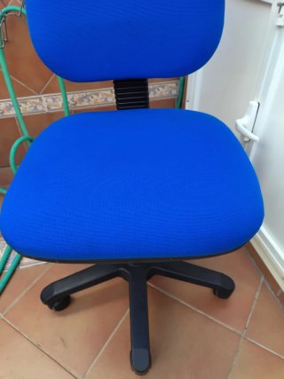 Silla de oficina/escritorio azul y negra