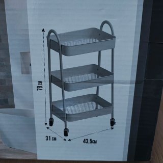 Carrito de metal con ruedas