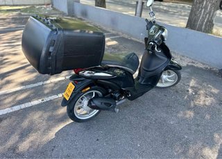 Piaggio Liberty Negra