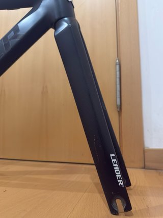 Cuadro Leader 735