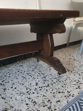 Mesa de madera rústica