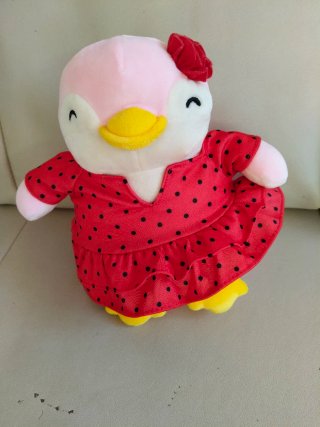 Peluche de pollito color rosa con traje flamenco
