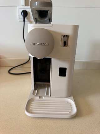 Cafetera Nespresso Lattissima One