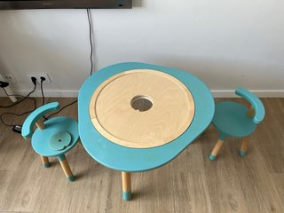 Mesa de juego Stokke mutable