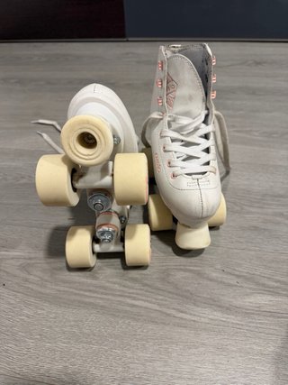 Patines 4 ruedas blancos talla 32