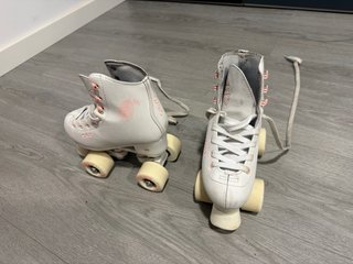Patines 4 ruedas blancos talla 32