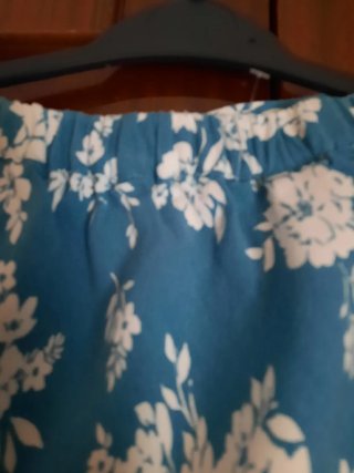 Falda larga estampada floral azul