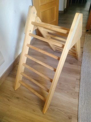 Triángulo Pikler madera