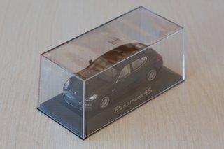 Porsche Panamera 4S Gen II Minichamps 1/43