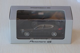 Porsche Panamera 4S Gen II Minichamps 1/43