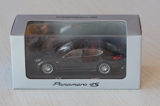 Porsche Panamera 4S Gen II Minichamps 1/43