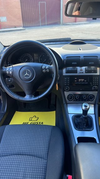 Mercedes-Benz Clase C200 Etiqueta B