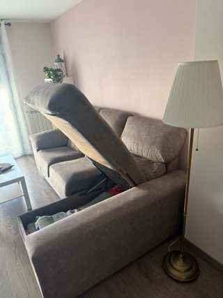 Sofá chaiselounge gris con canapé y taburetes 2,50