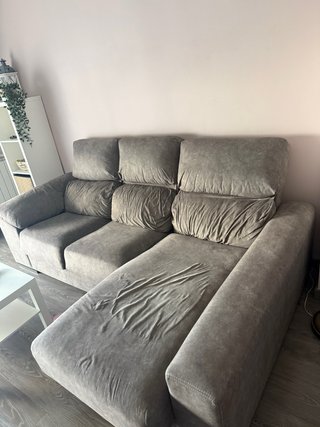 Sofá chaiselounge gris con canapé y taburetes 2,50