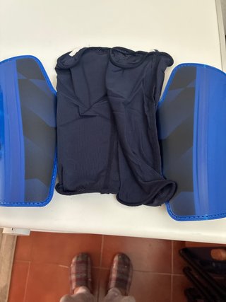 Espinilleras de fútbol azules