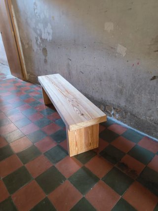 Banco nórdico de madera