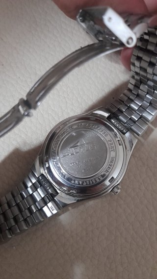 Reloj Lotus de pulsera plateado