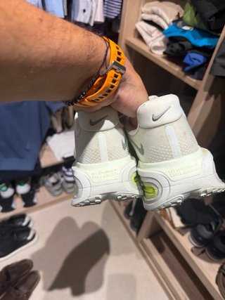 Nike Vomero Premium Beige/Verde talla 43