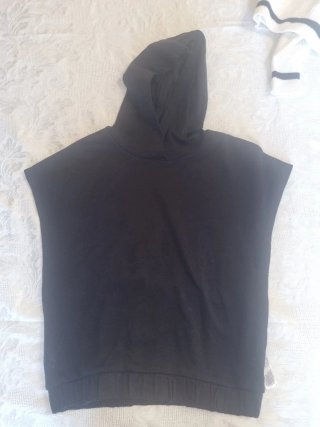Felpa smanicata nera