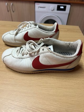 Nike Cortez Rojas y Blancas
