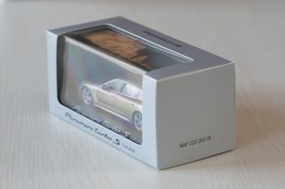 Porsche Panamera Turbo S Minichamps 1/43