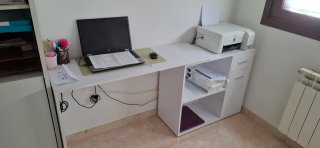 Escritorio blanco