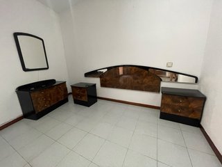 Cabecero de cama con espejo y comodas gratis