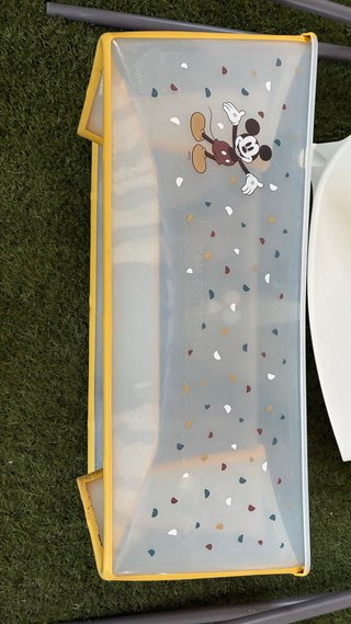 Bañera Stokke con patas y adaptador recién nacido