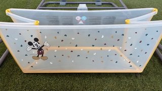 Bañera Stokke con patas y adaptador recién nacido