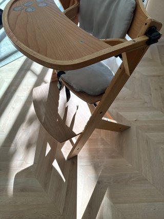 Trona de madera para bebé