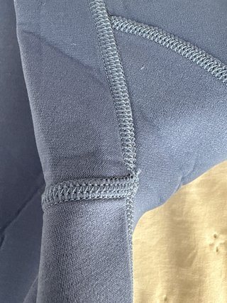Traje de neopreno corto azul. Tengo 2 unidades.