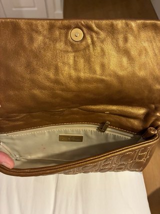 Clutch CH Carolina Herrera Piel Dorada