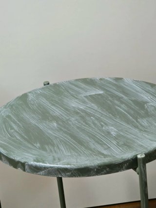 Mesa auxiliar redonda verde metal