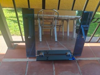 Espejo de baño moderno azul y plateado