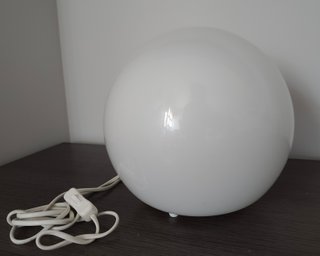 Lámpara de mesa redonda Ikea