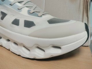 On Cloudtilt Gris/Blanco Unisex Talla 40 Nuevas