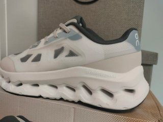 On Cloudtilt Gris/Blanco Unisex Talla 40 Nuevas