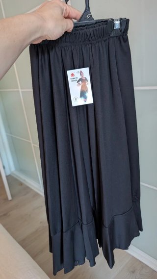 Falda flamenca negra talla 6 sin estrenar