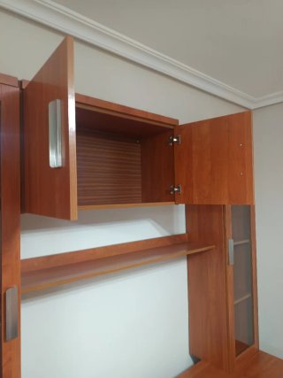 Mueble de comedor y mesa