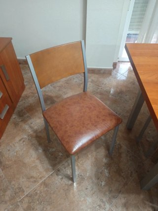 Mueble de comedor y mesa