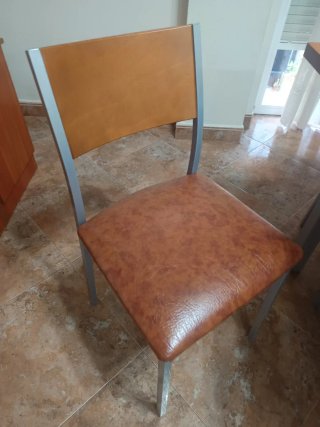 Mueble de comedor y mesa