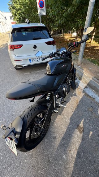 Triumph Trident 660 Negra