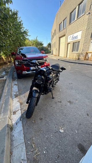 Triumph Trident 660 Negra