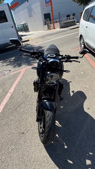 Triumph Trident 660 Negra