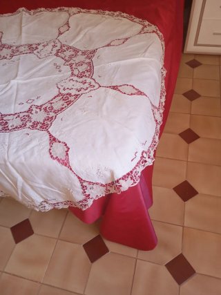Mantel de lino y encaje Burano