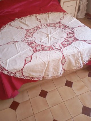 Mantel de lino y encaje Burano