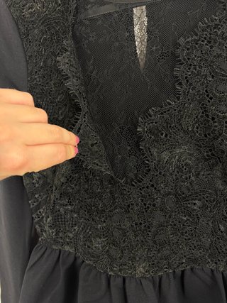 Abito Twinset nero in pizzo e gonna a ruota taglia